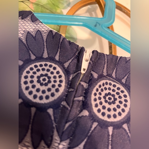 Floral Patterned Kids Dress - Picture 4 of 5